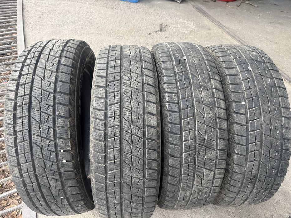 Почти новые один сезон 225 /60/18