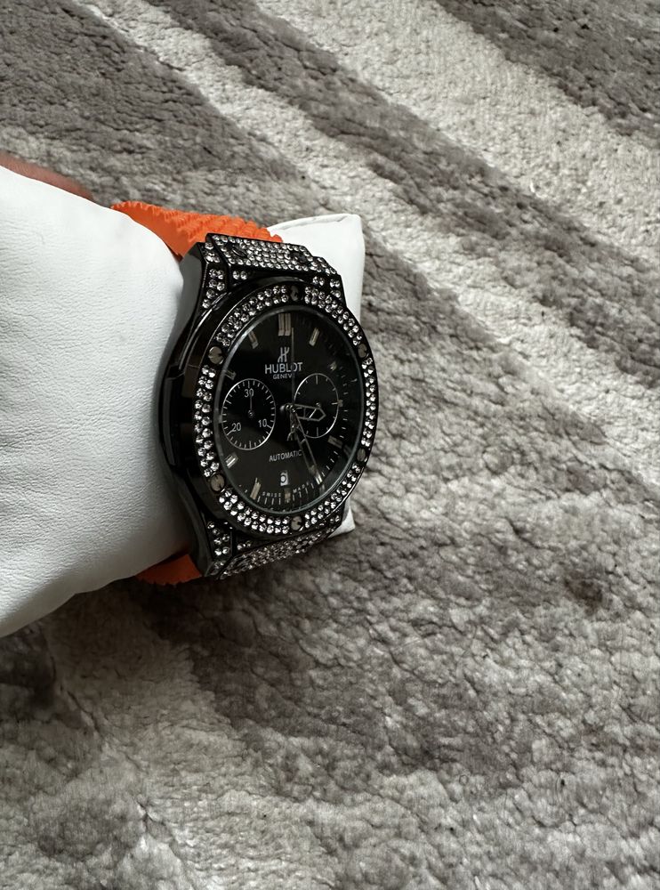 Часовник Hublot Big Bang Steel Diamonds
