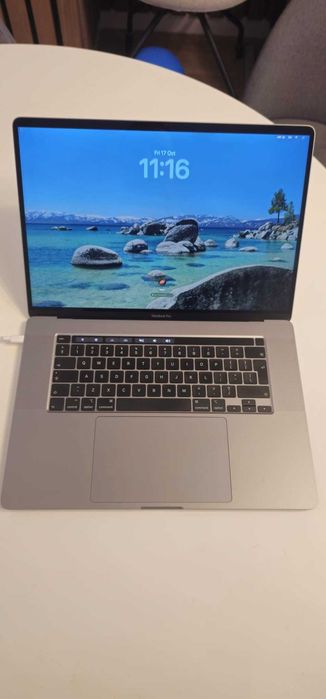 MacBook Pro 16" i7 2.6ghz 32GB RAM AMD Radeon Pro 5300m 4GB  512GB SSD