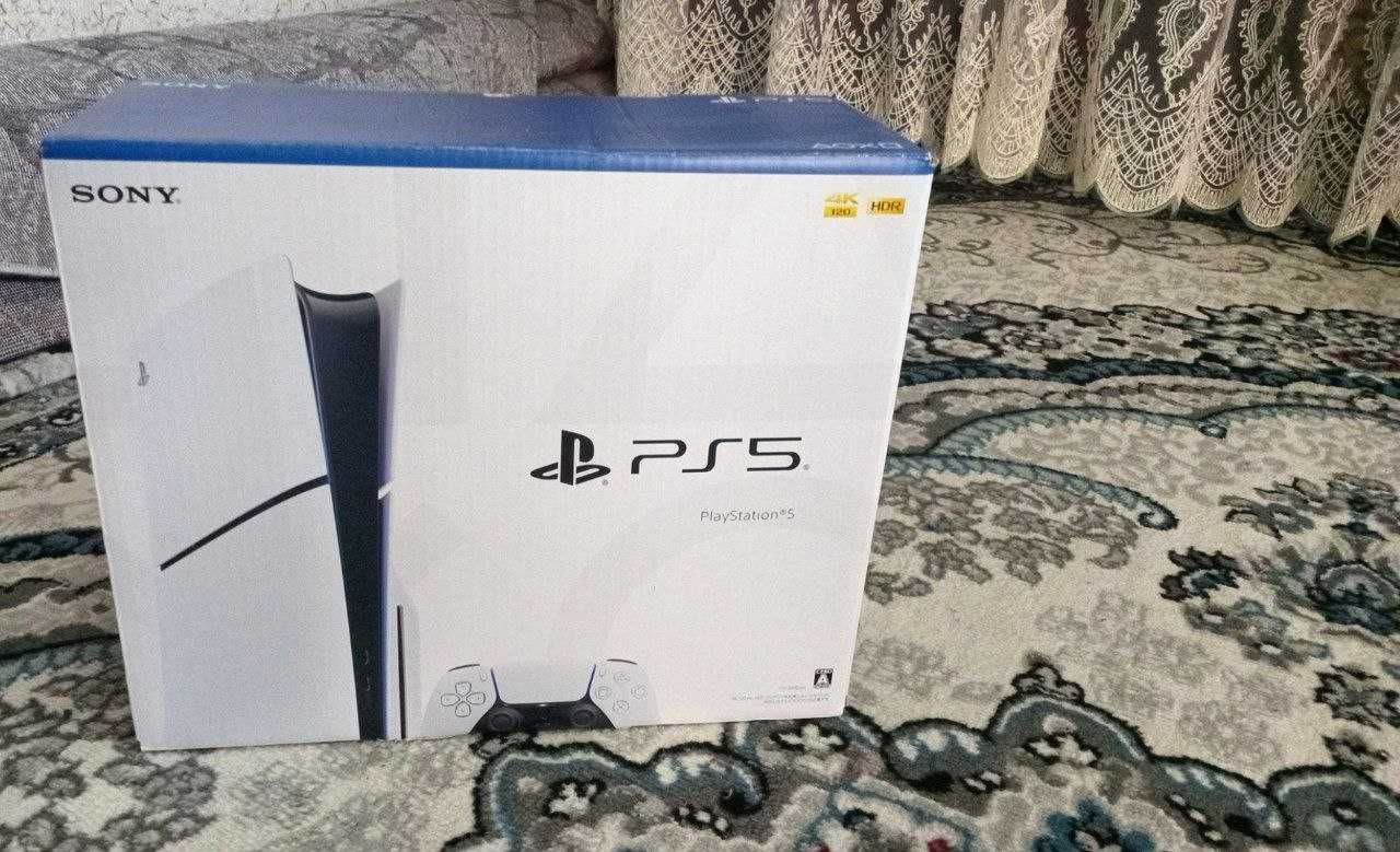 Play Station 5 slim Japanese version