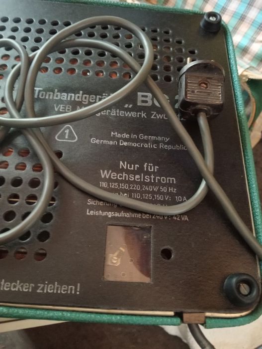 vând magnetofon vechi primele tipuri