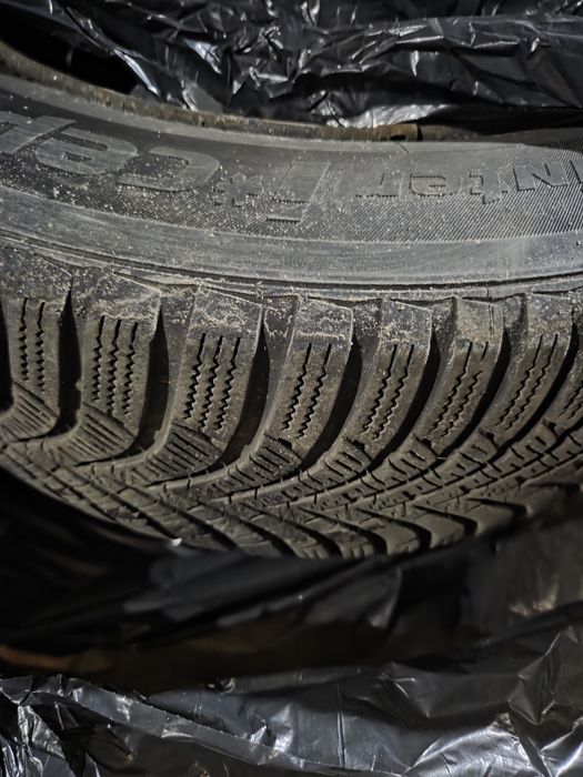 Jante aliaj 16" cu cauciucuri de iarnă