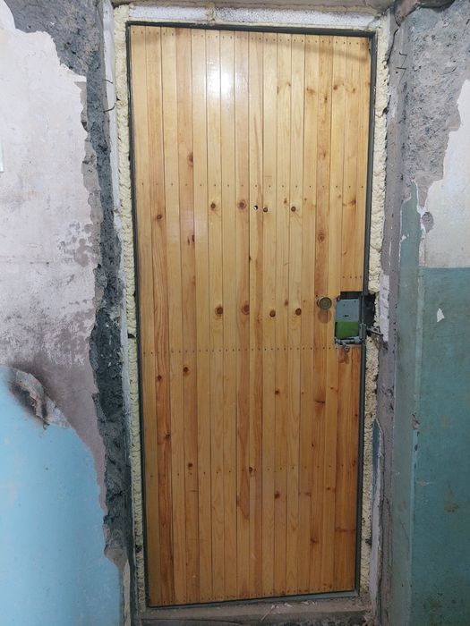 Дверь железная утепленная