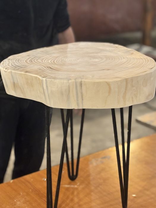 Masuta cafea cu 3 picioare