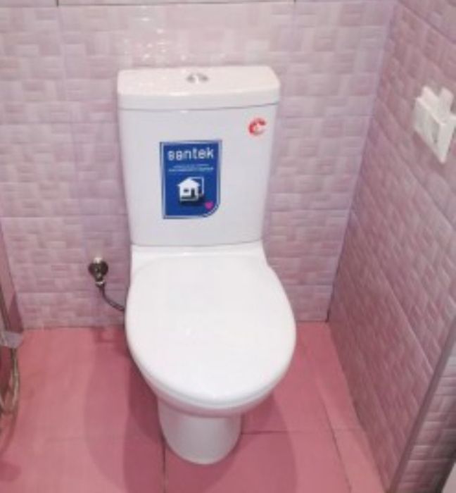 Унитазы Продаётся