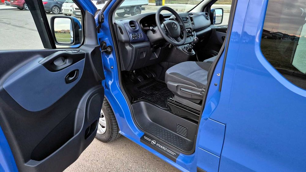 Opel Vivaro An 2018 8+1 Locuri Model Extra Lung Trafic