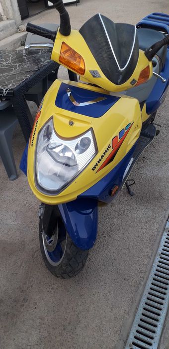 Scuter pe benzina 49 cmc
