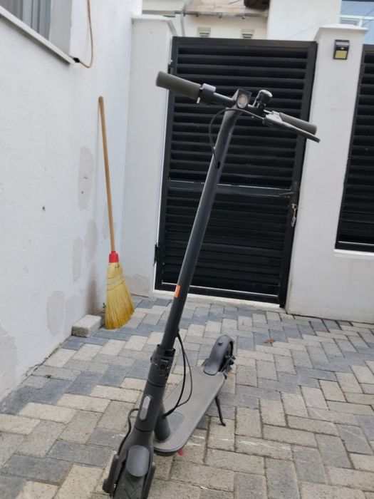 Trotinetă electrică 20 km/oră