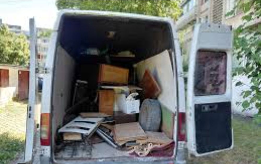 Transport moloz mobila veche debarasari apartamente deseuri