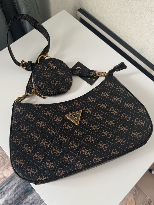Сумка багет Guess
