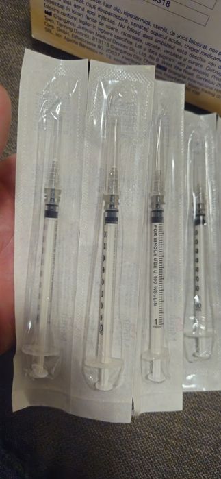 Set seringi 1ml cu ac detașabil insulina
