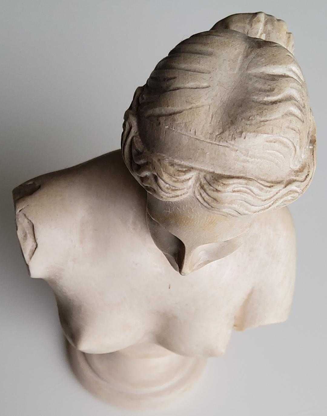 Venus De Milo, Dimensiuni : Lățime 9 cm, Înălțime 14 cm , 260 g