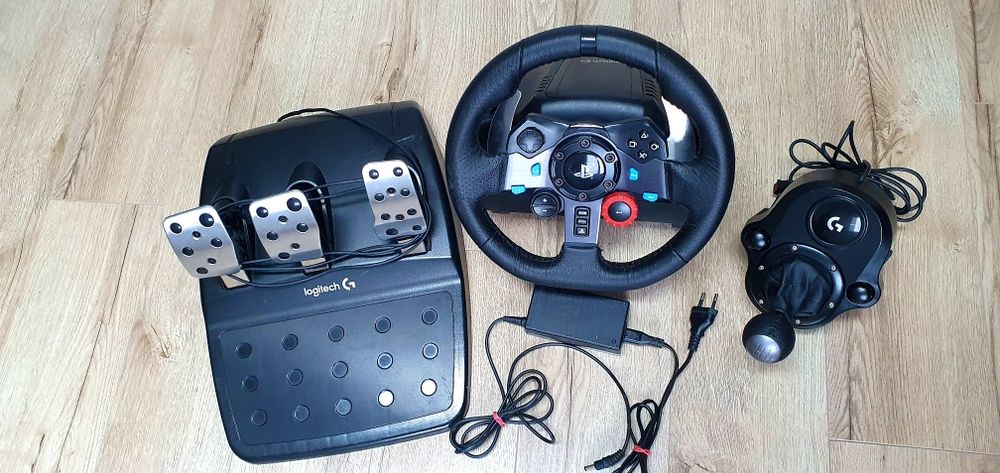 Gaming Volan Logitech G29 Volan+pedal+schimbător+adapter 

Funcționeaz