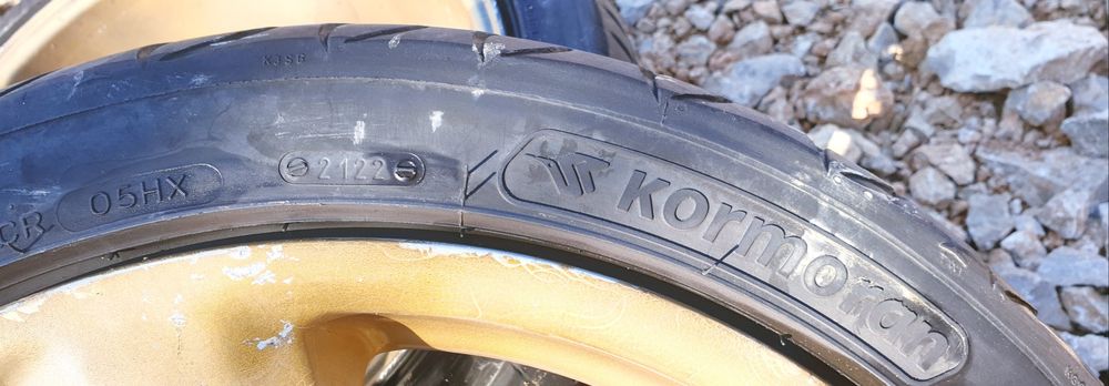 Genți cu tot cu cauciucuri vara 225 40Z R18