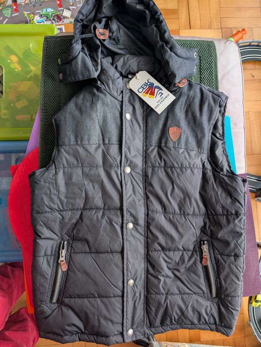 Vestă neagră bărbați. Mărime L. Nouă, cu etichetă.