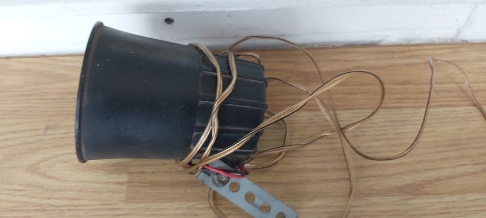 Vand sirena auto am avut-o pe dacia veche