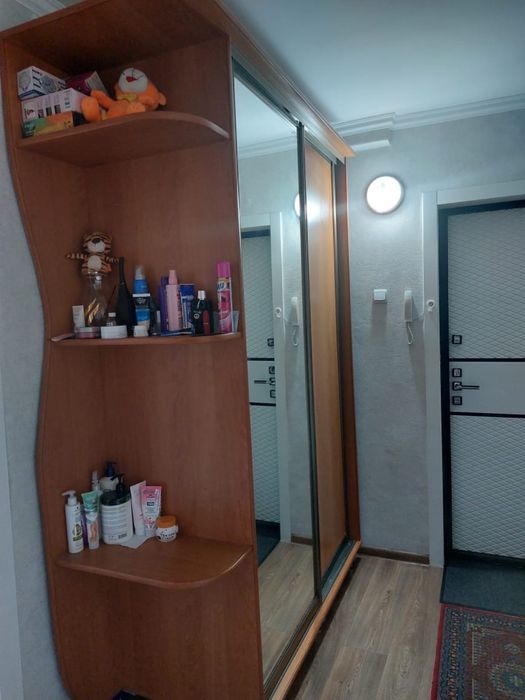 Продам Шкаф в прихожую
