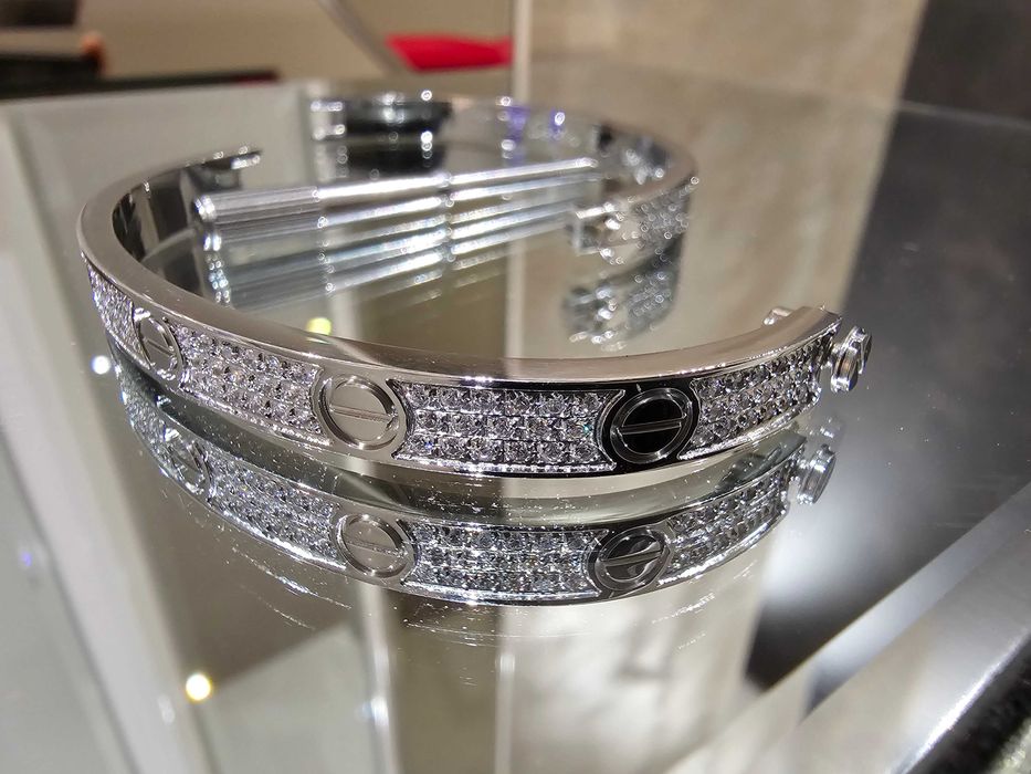 CARTIER Love Paved Silver Classic Diamonds Гривна с Отверка
