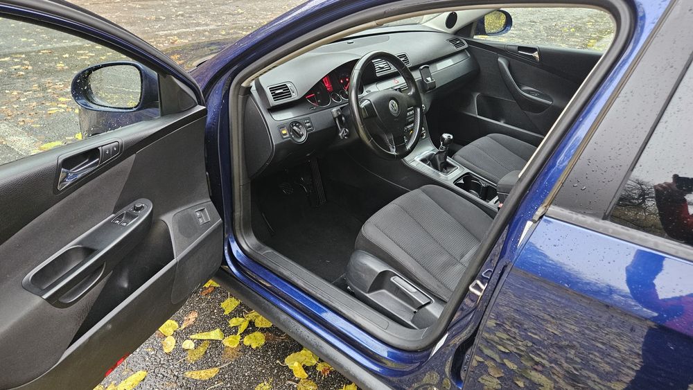 Vând Volkswagen Passat