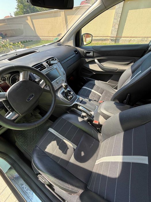 Ford Kuga 4x4 Diesel – 2011 – Spațioasă și Fiabilă