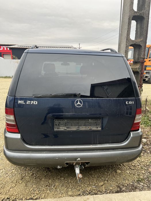 Dezmembrez Mercedes ml din 2004