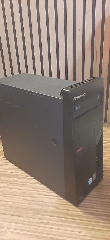 Настолен компютър AMD 6 ядрен 3,7 GHz