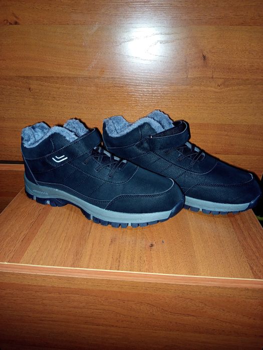 Продам мужские демисезонные(осень ,зима) кроссовки