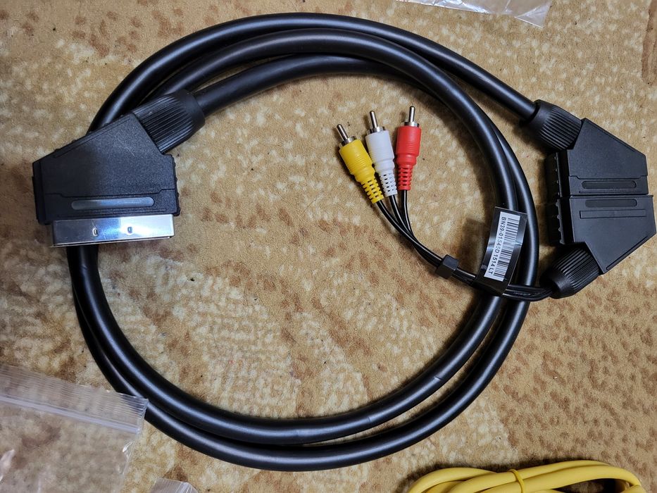 SET 2 Cablu Scart + Alte Accesorii TV/Telefon fix -15 LEi