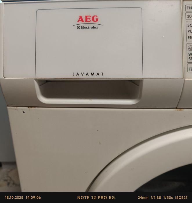 Продавам  пералня  AEG LAVAMAT 54840D за части