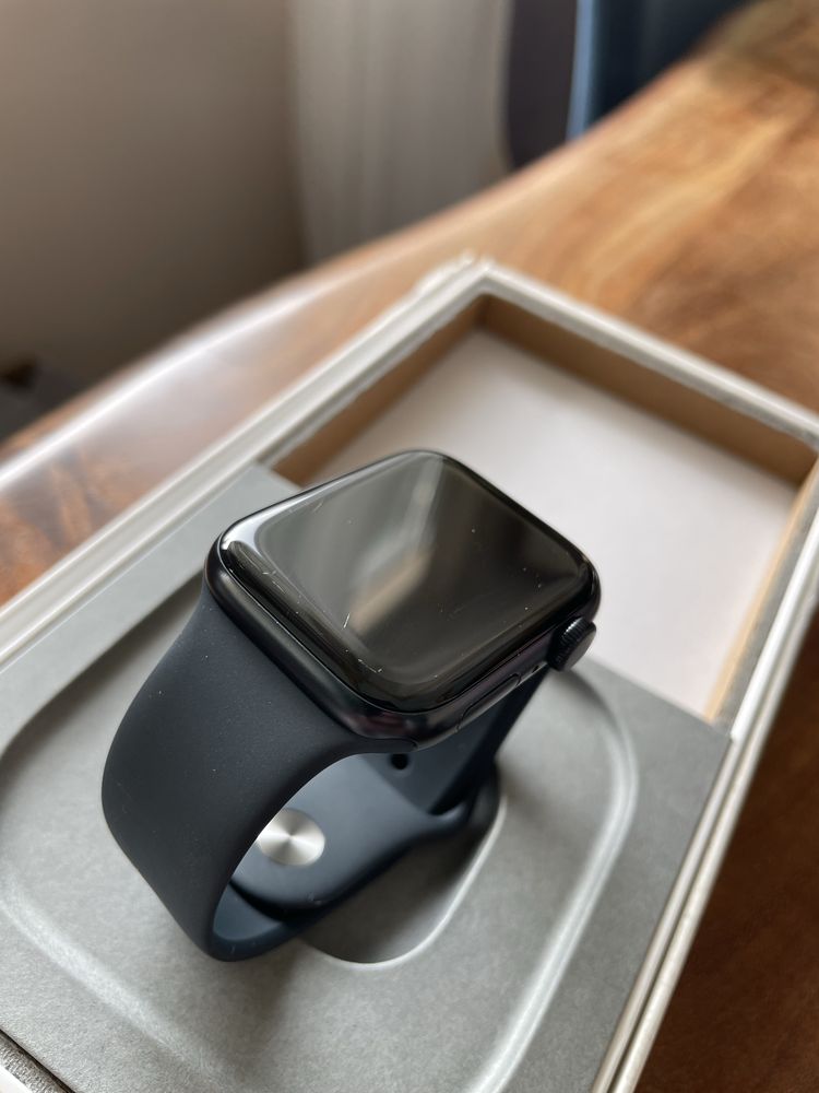 Apple watch SE 2nd gen 44mm GPS