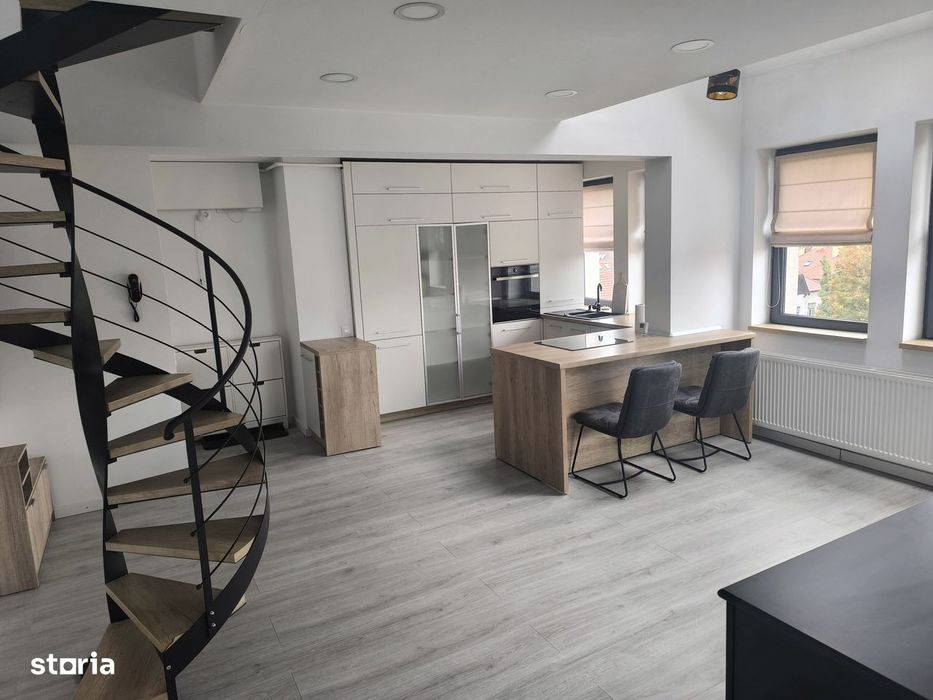 Penthouse 3 camere, 2 bai, dressing 90 mp Cornisa