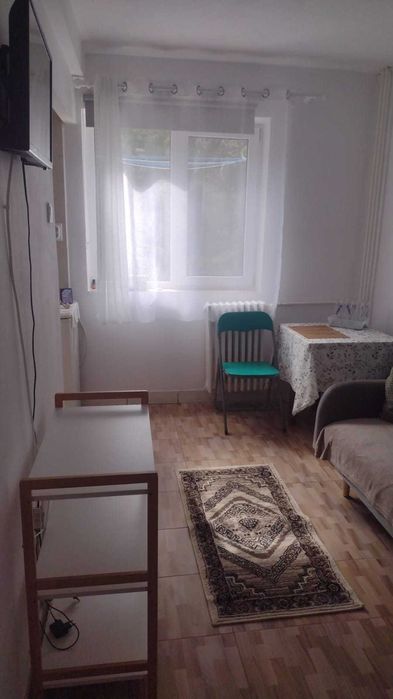 Inchiriez garsoniera Piata Resita