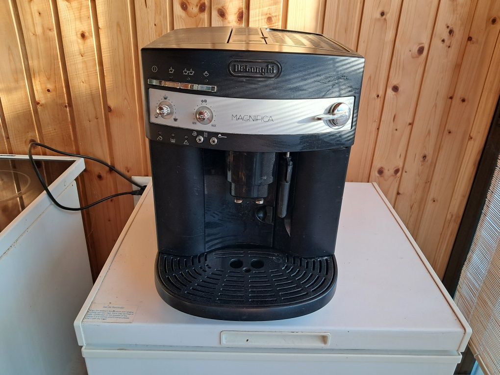 Кафемашина Delonghi MAGNIFIKA