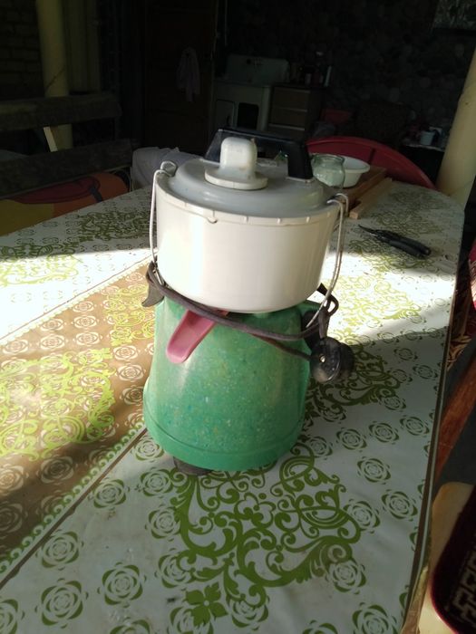 Продается соковыжималка