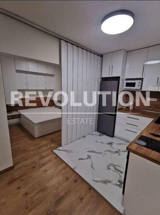 Дава се под наем Тристаен апартамент в Варна, Цветен квартал - 100 кв.м за 500 € - Снимка #1