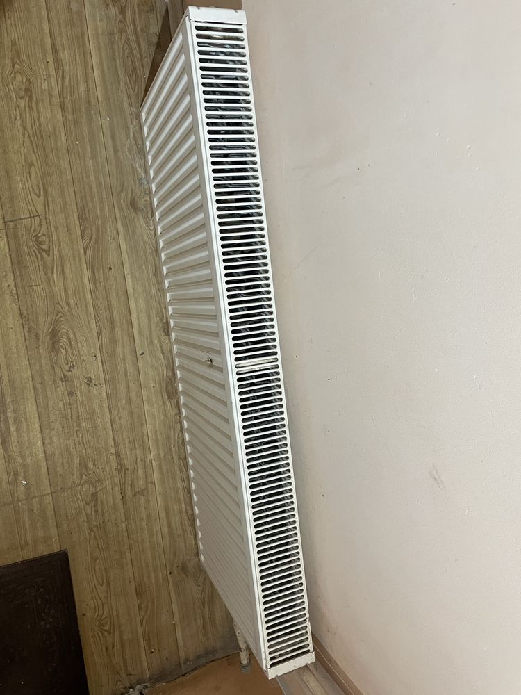 Продавам панелен радиатор 120/50см.