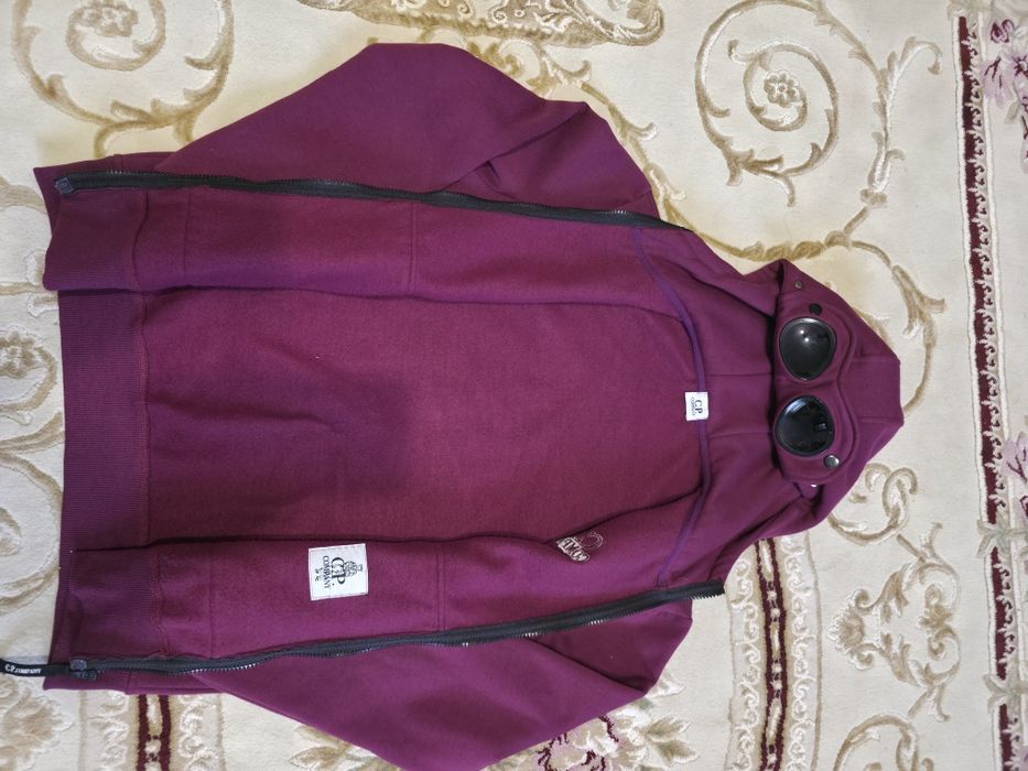 Hanorac cu ochelari tip CP Company – mărime M