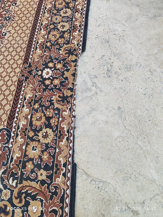 Гилам сотилади 3 та