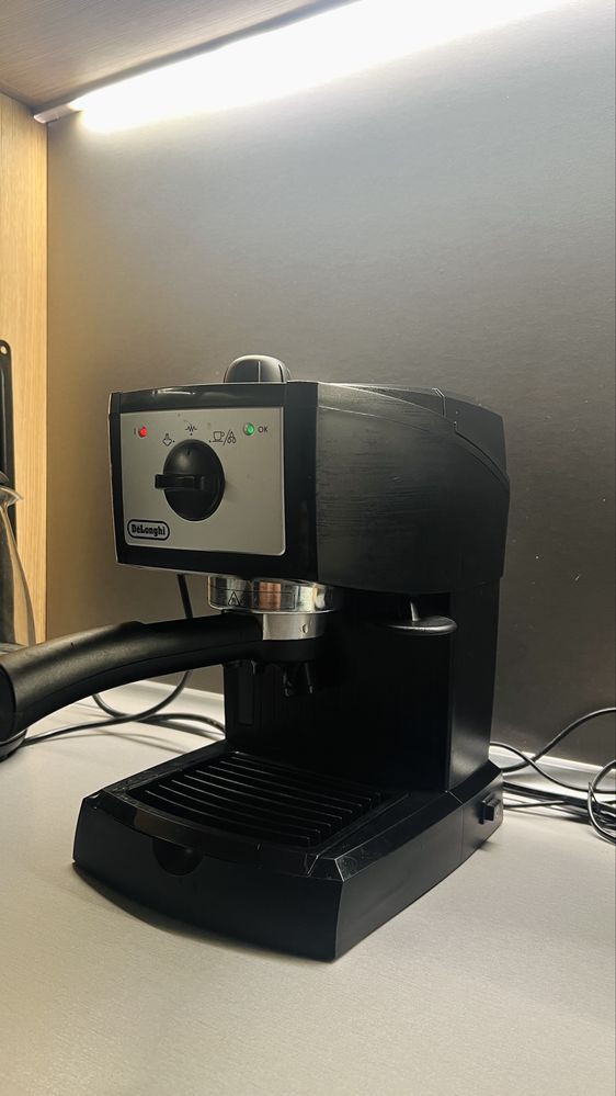 Кафе машина Delonghi EC156