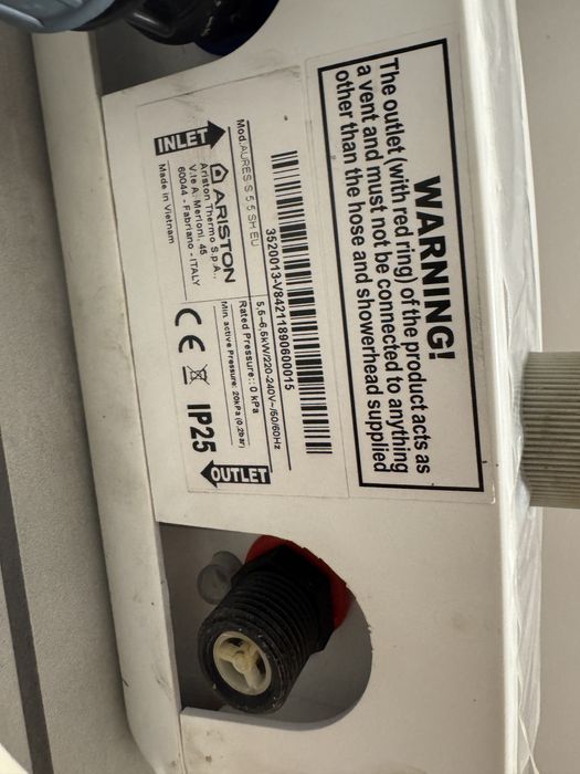 Instant apa calda ARISTON AURES Slim