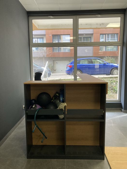 Рецепция/Front desk/Голямо бюро
