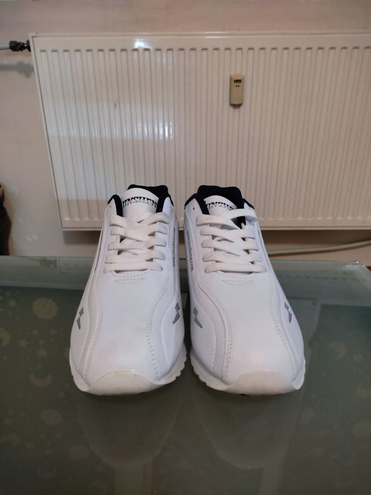 Нови мъжки обувки