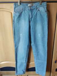 Качественные джинсы фасона Mom на  размер M-L