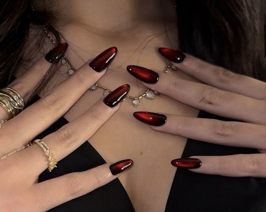 Manichiura cu gel / programari disponibile ptr luna Decembrie