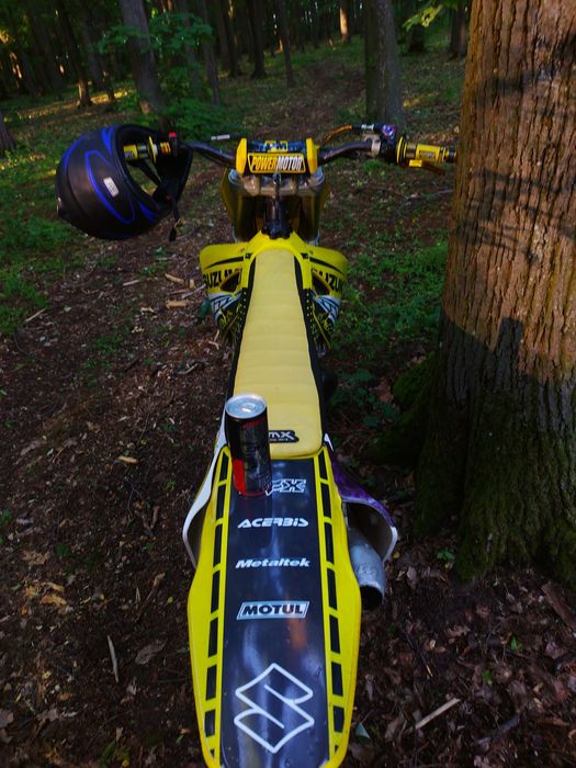 Vând Suzuki RM 125 2T 2006 – Pregătită de sezon, stare foarte bună