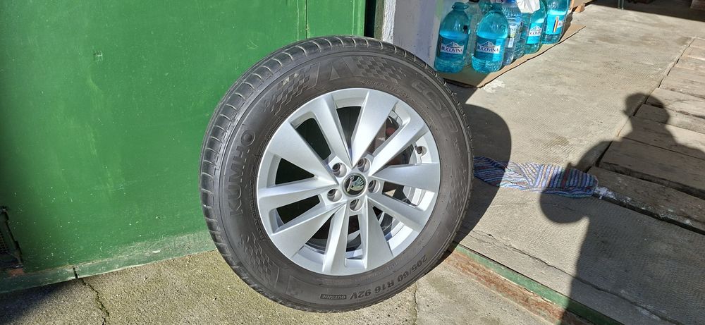 Set jante + anvelope 205/60R16