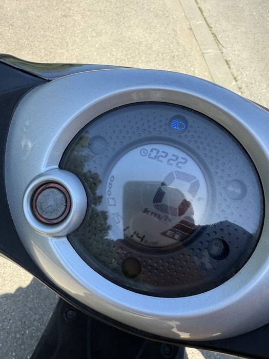 Scuter Yamaha Neos 49 cm 2 T ( import germania )