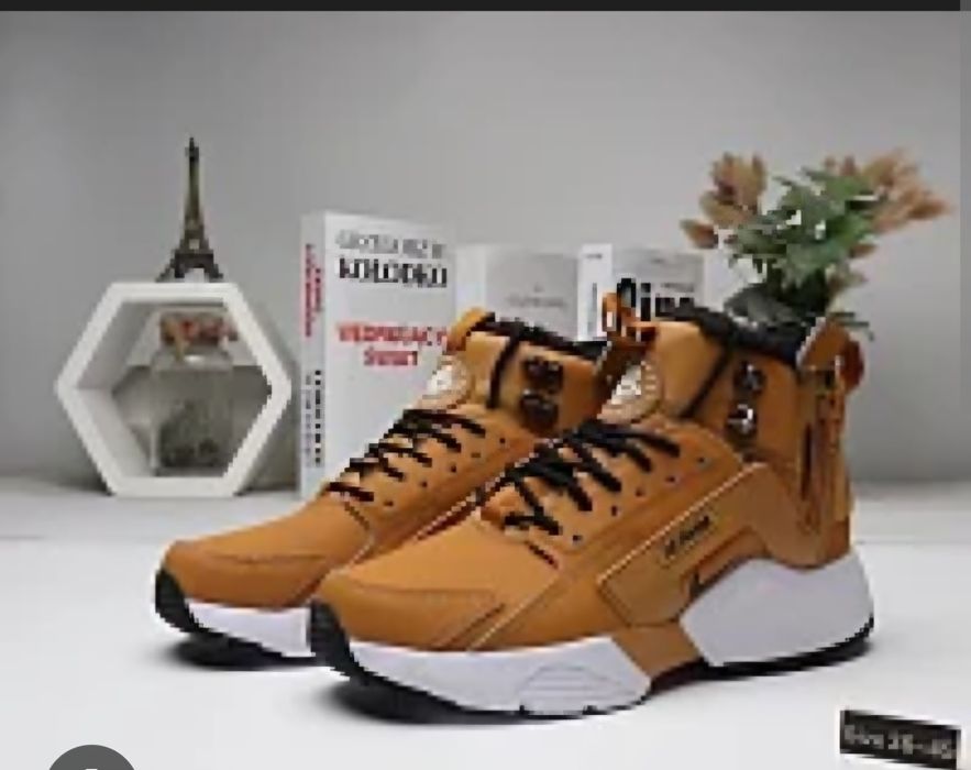 Продам зимние кросовки