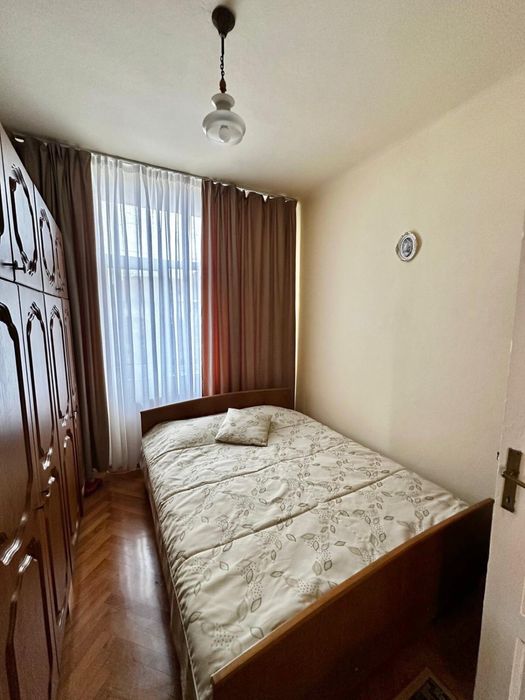 Casa cu 3 camere de vanzare