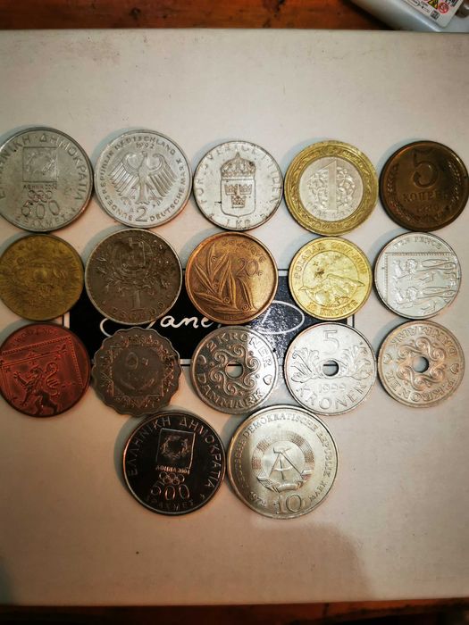 17 чуждестранни монети